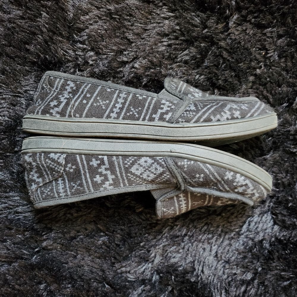 Joe Boxer Dark Patterned Flats - Picture 4 of 7
